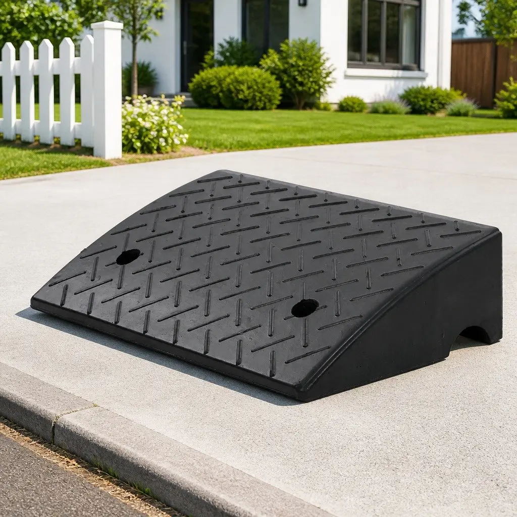 Rubber Non-Slip Kerb Ramp 50x32.5x14 cm for Wheelchair Mobility Access