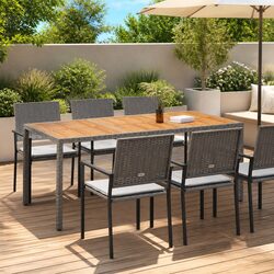 Ideal Garden Table for Family Gatherings and Relaxation