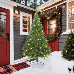 Perfect Fit: 210cm Pre-lit Christmas Tree for Any Space