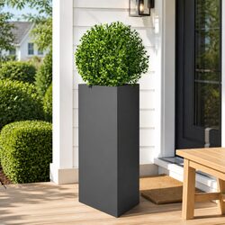 Versatile Triangular Planter for Your Outdoor Spaces