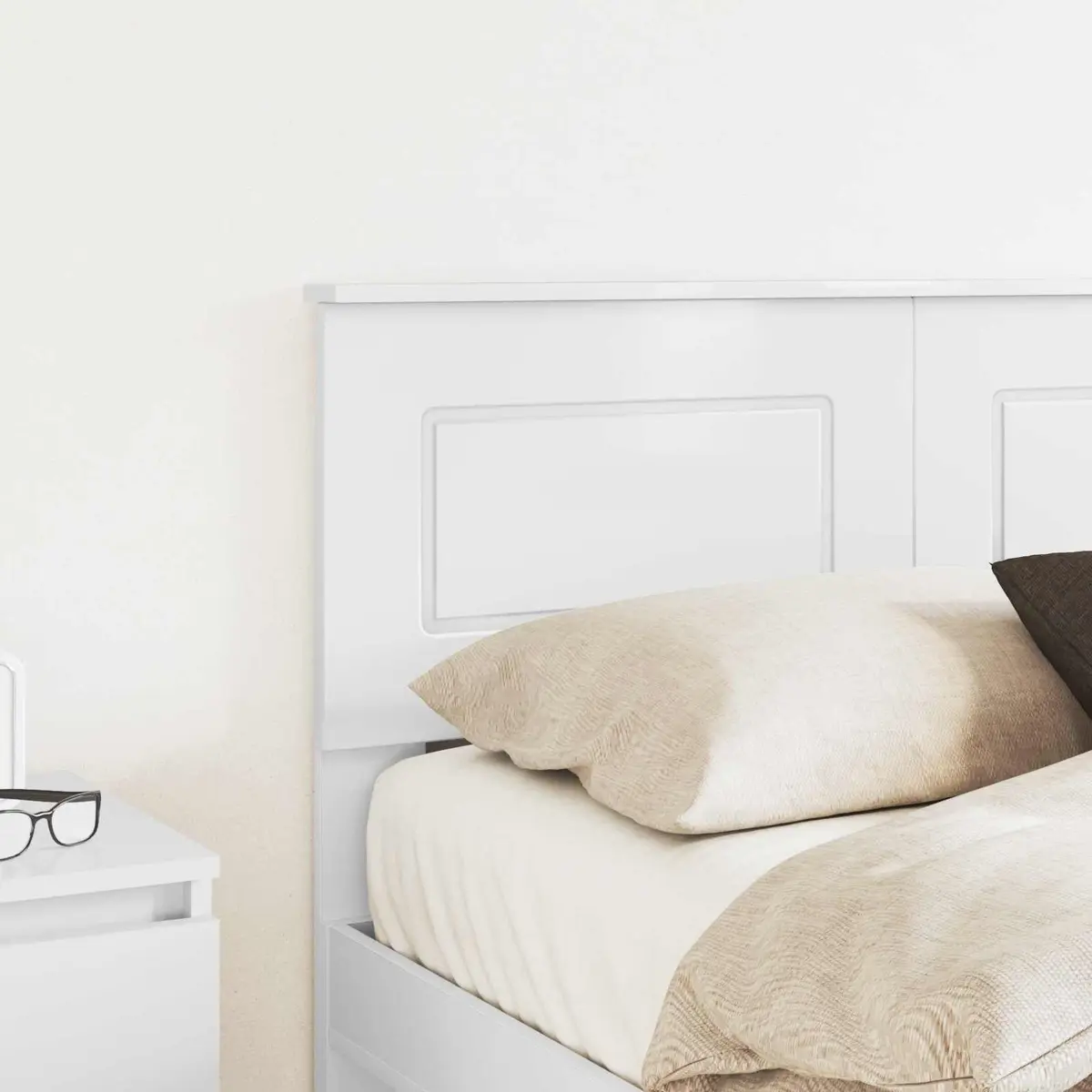 White Headboard for Everyday Bedroom Use