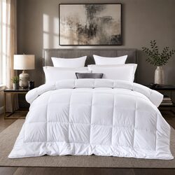 Queen Quilt 210x210cm for Cozy Living Spaces