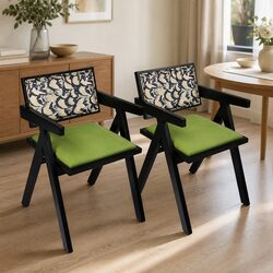Practical Retro Chairs for Dining and Beyond