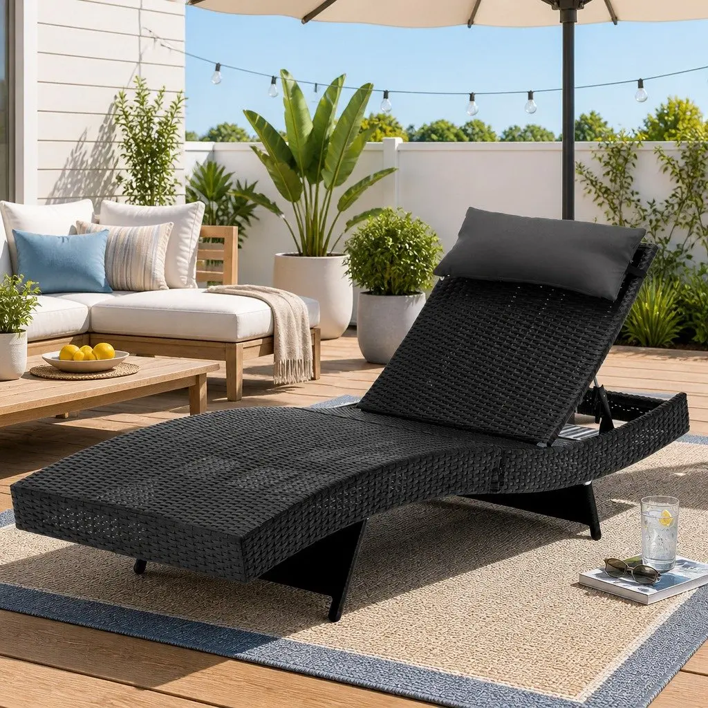 Wicker Lounger for Gardens and Beach