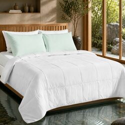Lightweight Bamboo Quilt for Warm Nights at Home