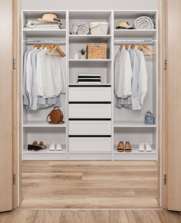 HomeDiscount-MALMO THREE SHELF/FOUR DRAWER WALK IN WARDROBE - HAMPTONS