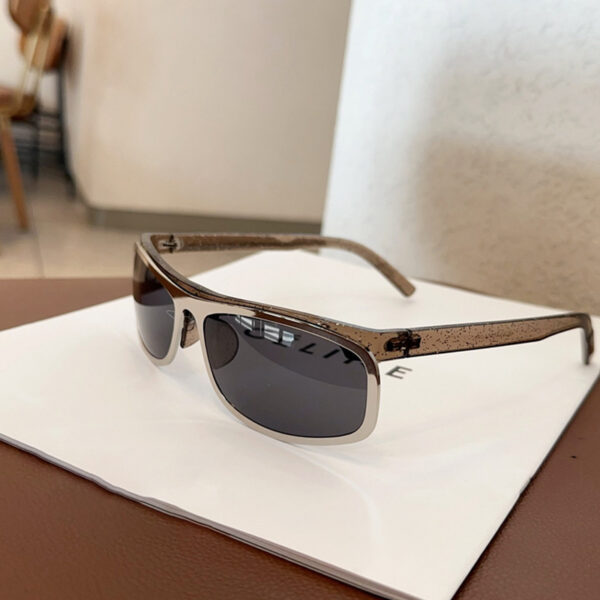 HomeDiscount-Grey lenses with brown rim Trendy Curved Sunglasses – Cat Eye Design UV Protecti